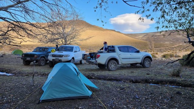 Campamento a la vera del arroyito