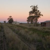 La estación y un edificio auxiliar