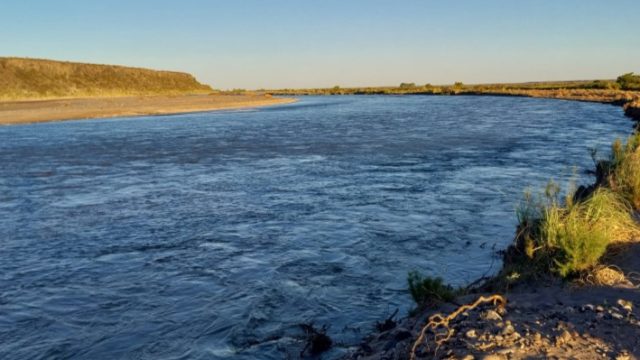 Cuatrifinio sobre el río Colorado